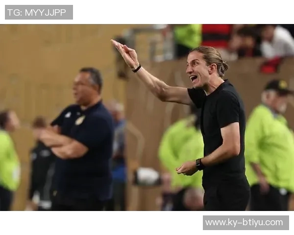 弗拉门戈主帅费利佩路易斯谈续约计划并表达回归欧洲执教愿望