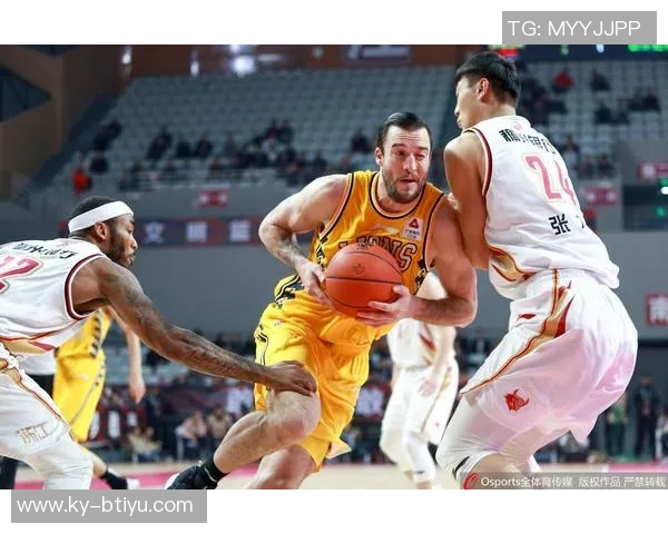 美媒调侃追梦面对无库里勇士惨败选择假装受伤退场