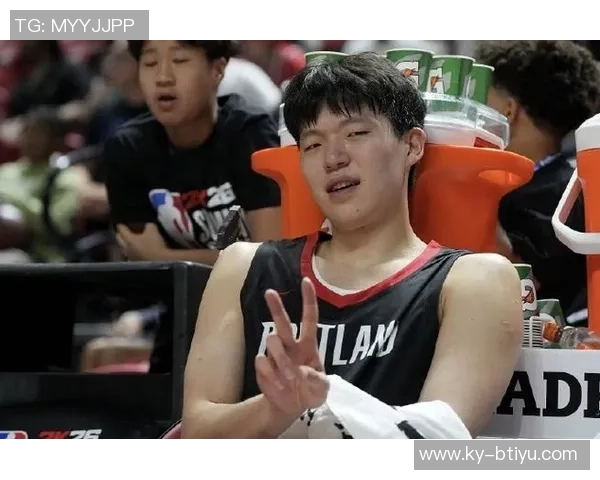 韩乔生点评杨瀚森进步显著教练给予充分信任裁判应公正执法助力比赛发展